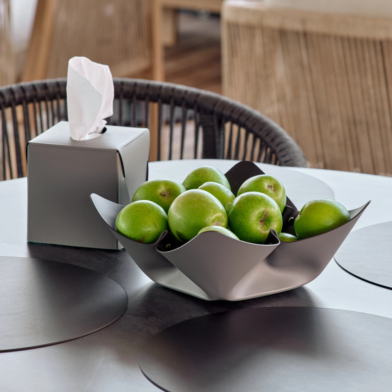 Фруктовница 25 см серая, кожа – 2