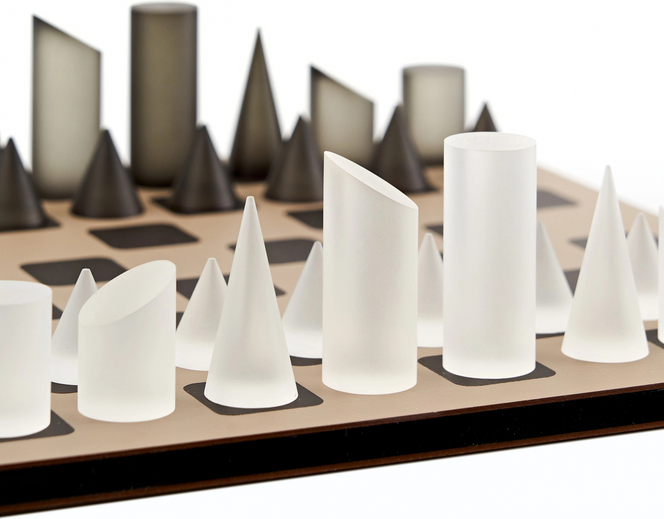 Шахматы 30x30 капучино, матовый акрил, кожа – 2