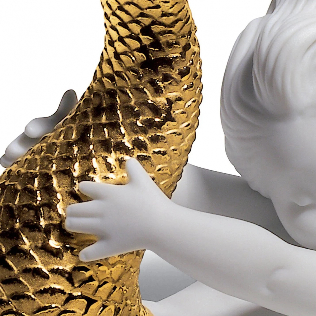 Статуэтка Резвясь в море Ре-деко 12x5 см золотистая, фарфор Lladro 01008559