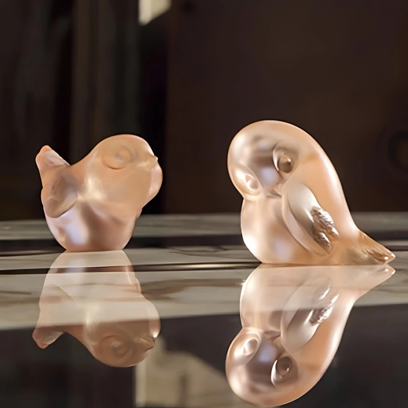 Статуэтка Piou-Piou с поднятой головой коралловая, хрусталь Lalique 10857500