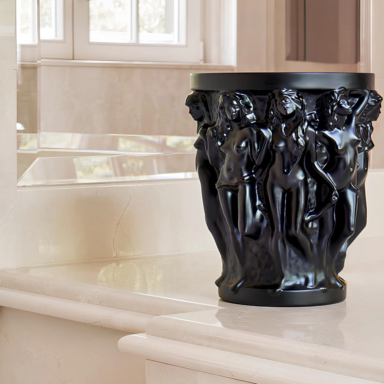 Ваза Sirenes 24 см чёрная, хрусталь Lalique 88091107