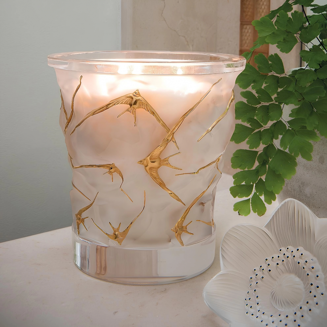 Cвеча Oceans Gold Edition 16 см золотая эмаль, хрусталь Lalique B14200