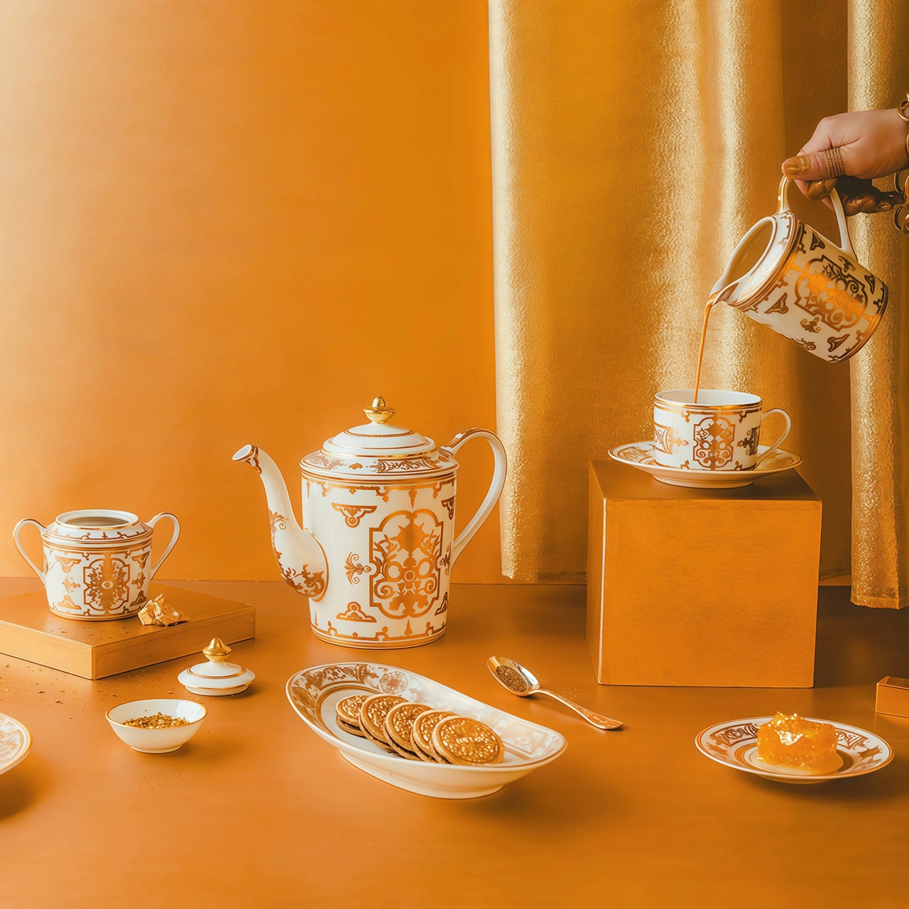 Сахарница AUX ROIS OR 200 мл фарфор белая золото Bernardaud 1847/155