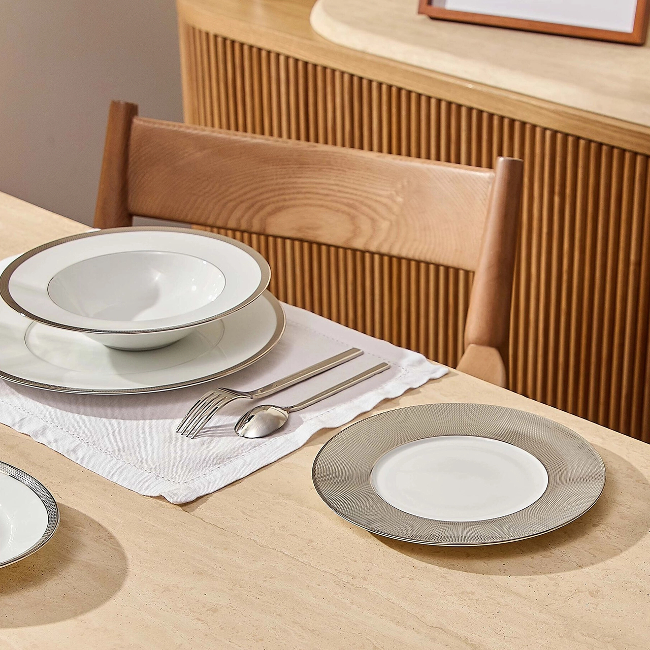 Тарелка салатная MAILLE PLATINE 21 см фарфор платина Bernardaud 2620/5771
