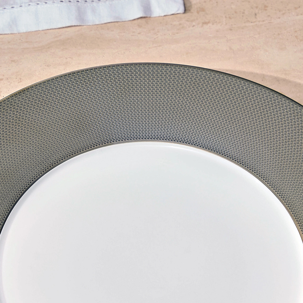 Тарелка подстановочная MAILLE PLATINE 31 см фарфор платина Bernardaud 2620/2134