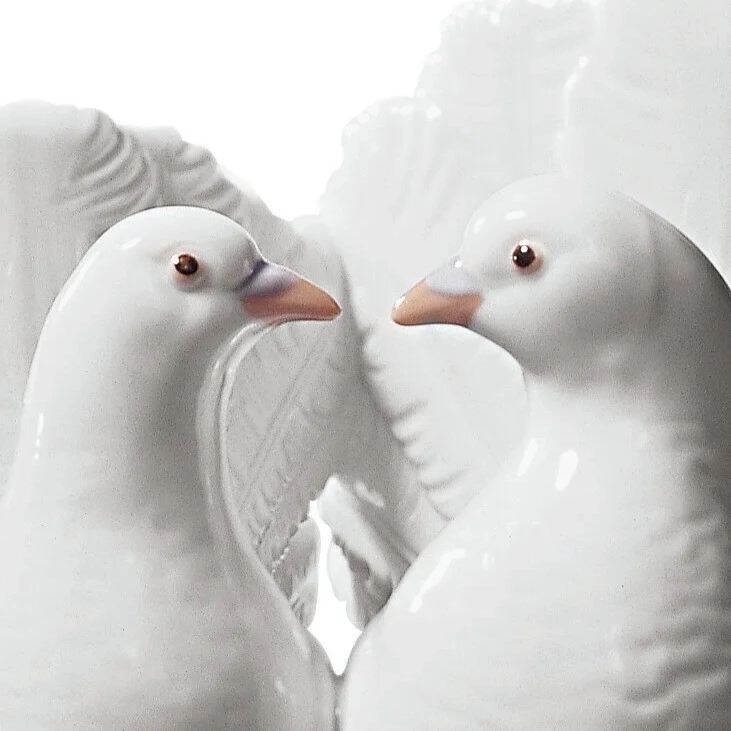 Статуэтка Два голубя 19х15 см белые, фарфор Lladro 01001169