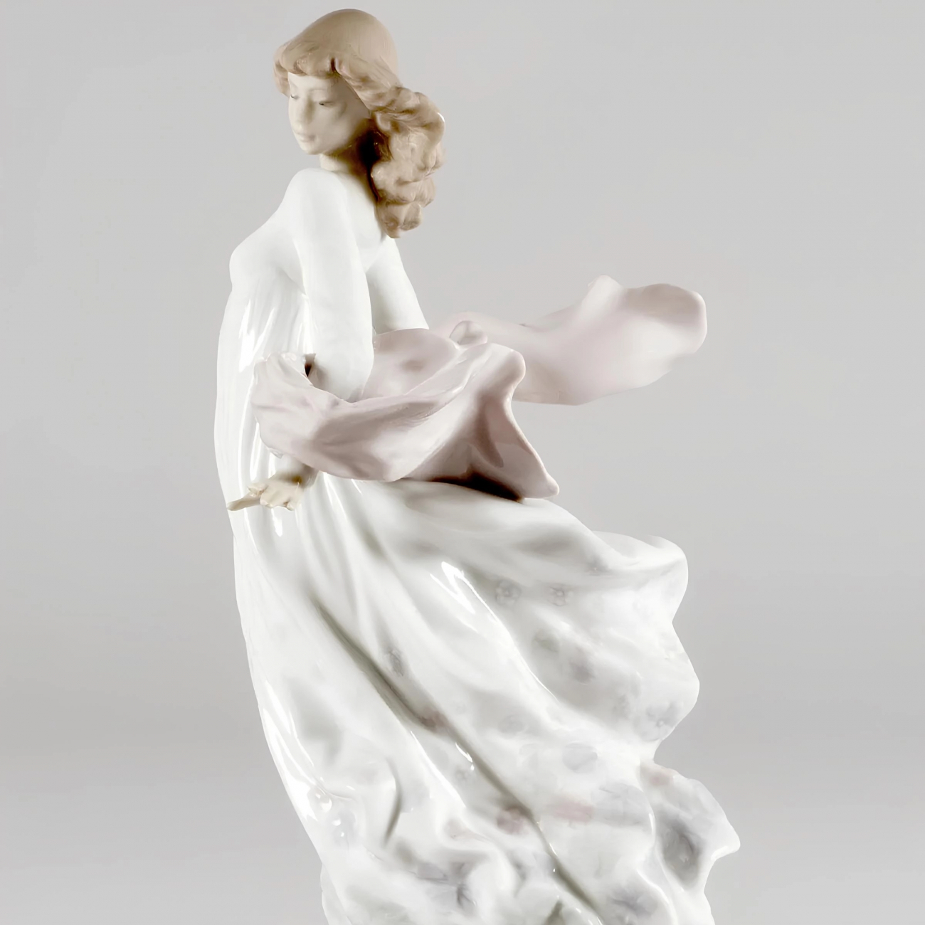 Статуэтка Торжество весны 30 см фарфор Lladro 01005898