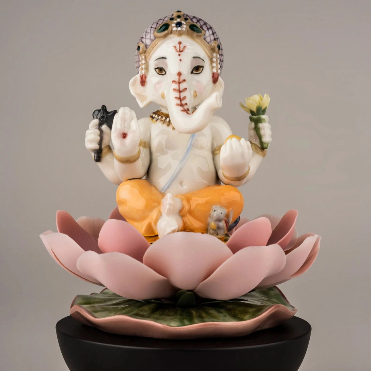 Статуэтка Ганеша на лотосе 19 см фарфор Lladro 01008635