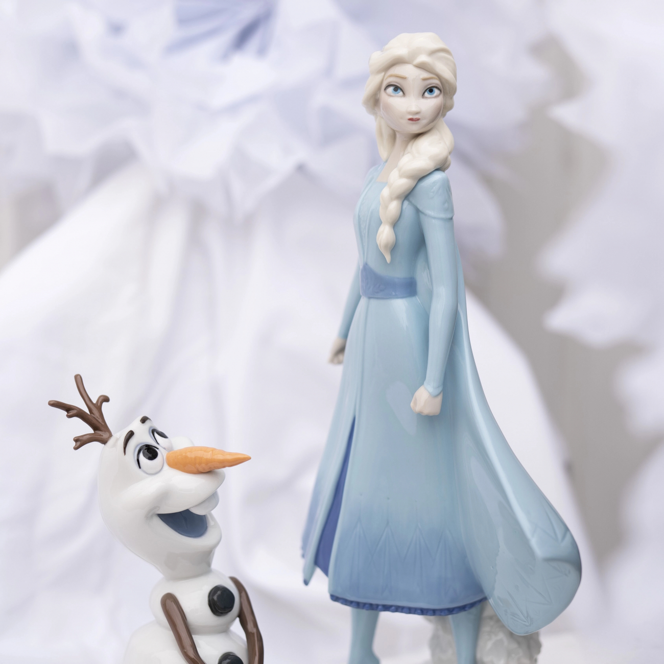 Статуэтка Эльза 29 см фарфор Lladro 01009113