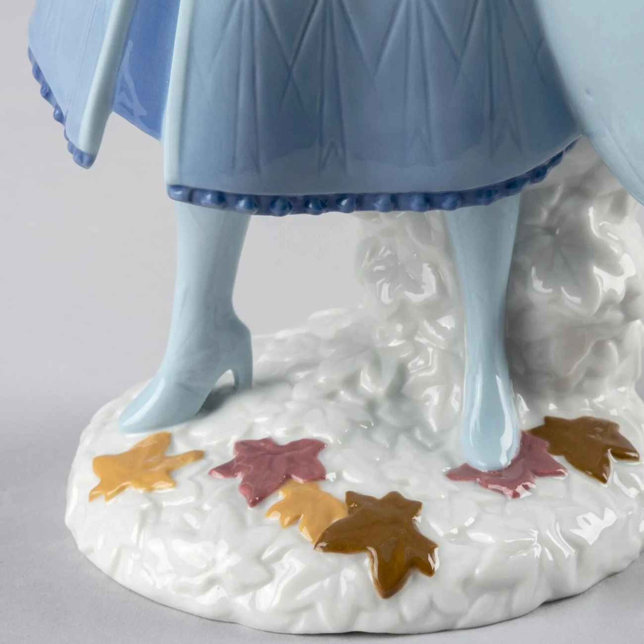 Статуэтка Эльза 29 см фарфор Lladro 01009113