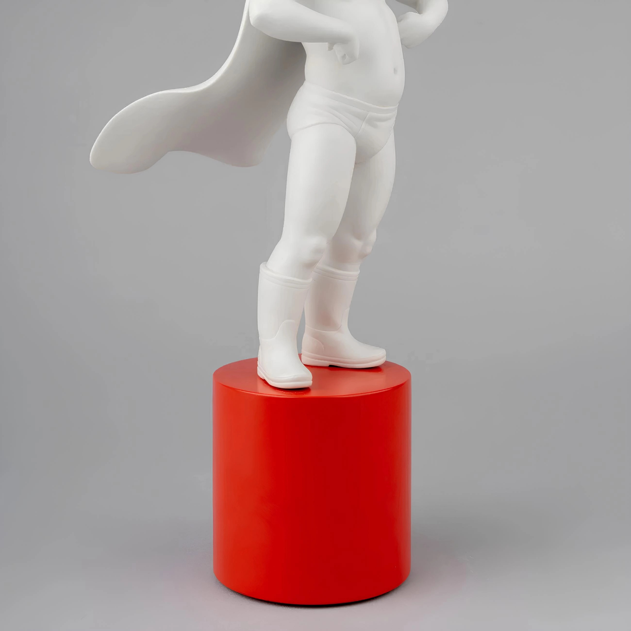 Статуэтка Мальчик-супергерой 37 см фарфор Lladro 01009484