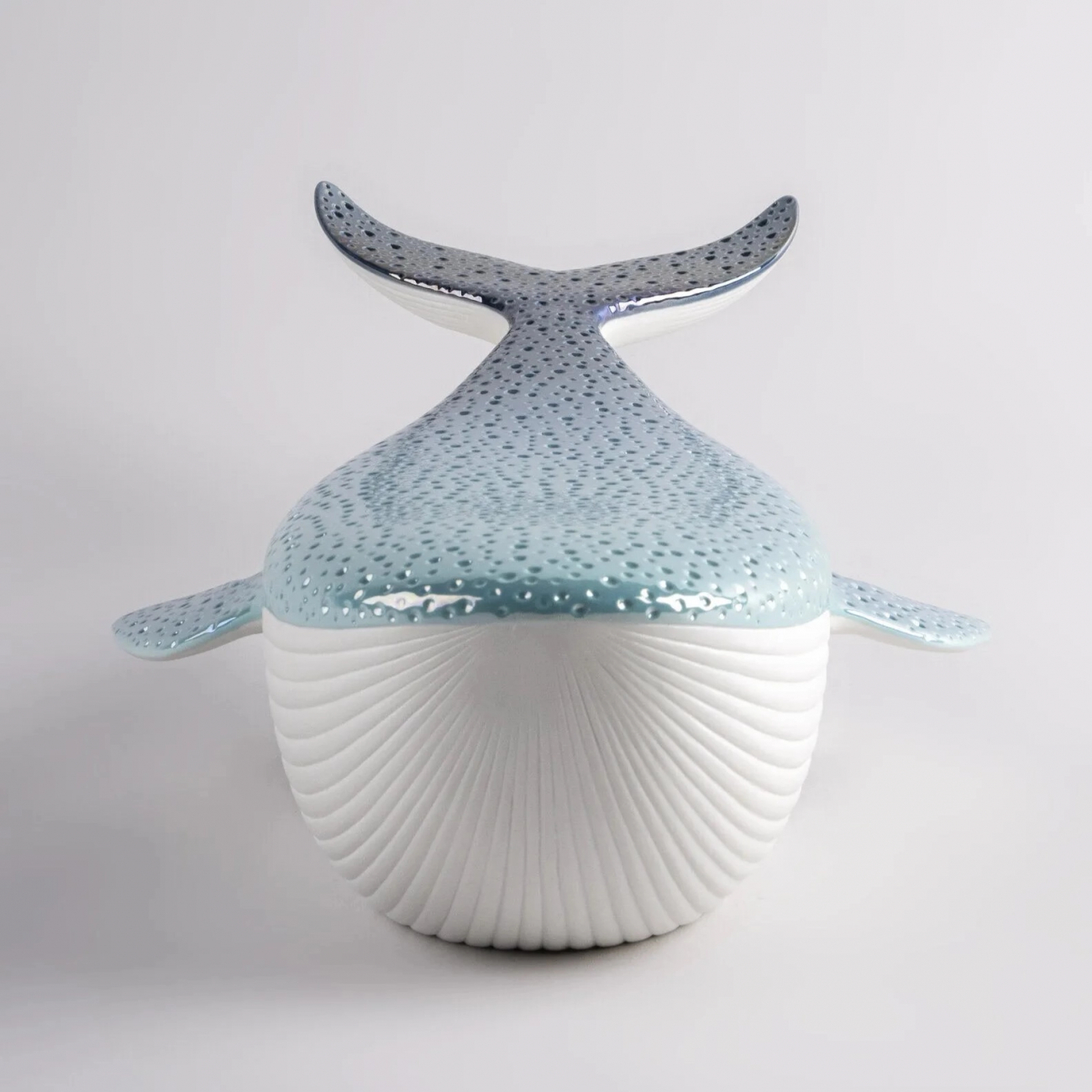 Статуэтка Кит голубой, фарфор Lladro 01009569