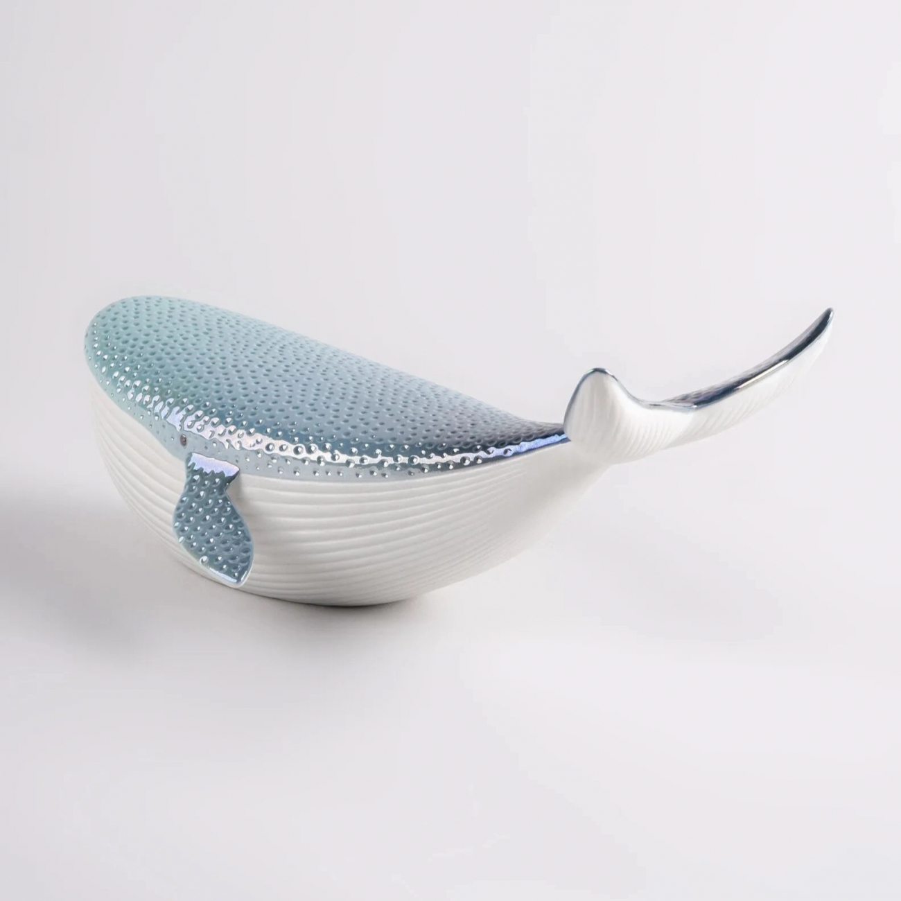 Статуэтка Маленький кит голубой, фарфор Lladro 01009570