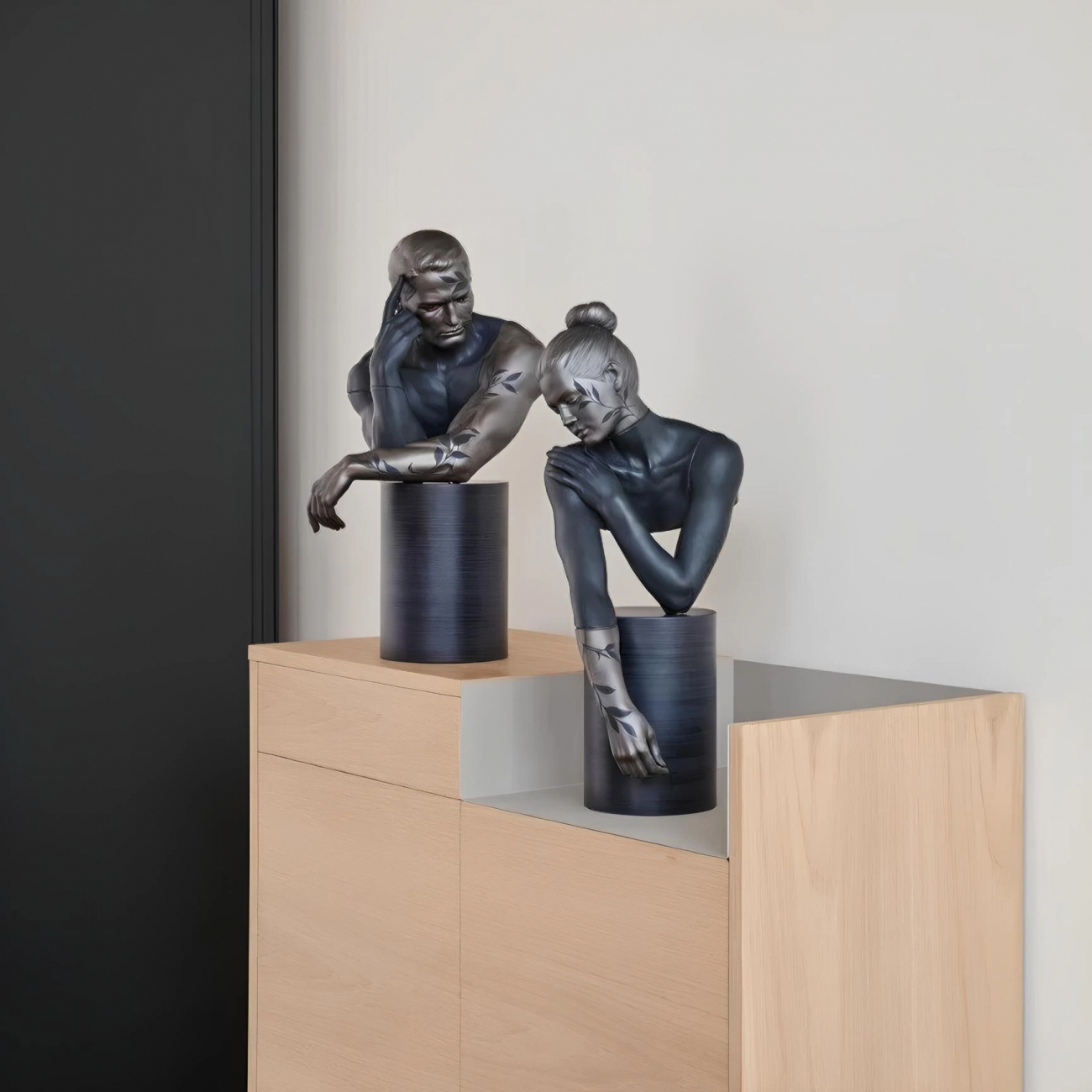 Статуэтка Отражение природы в нём 51 см тёмно-серая, фарфор – 2