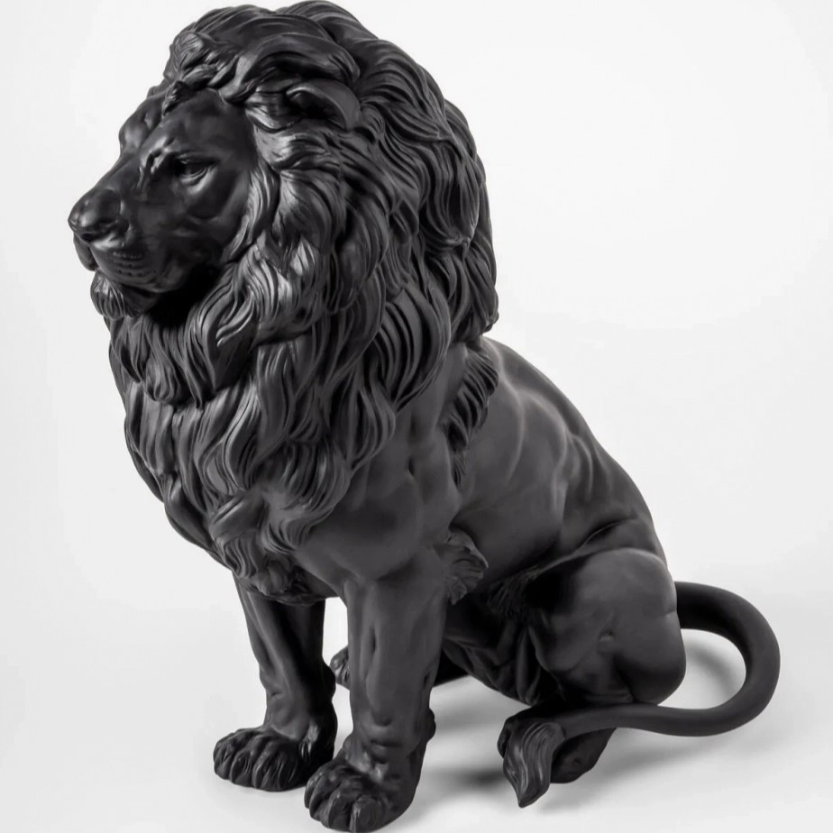 Статуэтка Величественный лев 43 см чёрная, фарфор Lladro 01009778