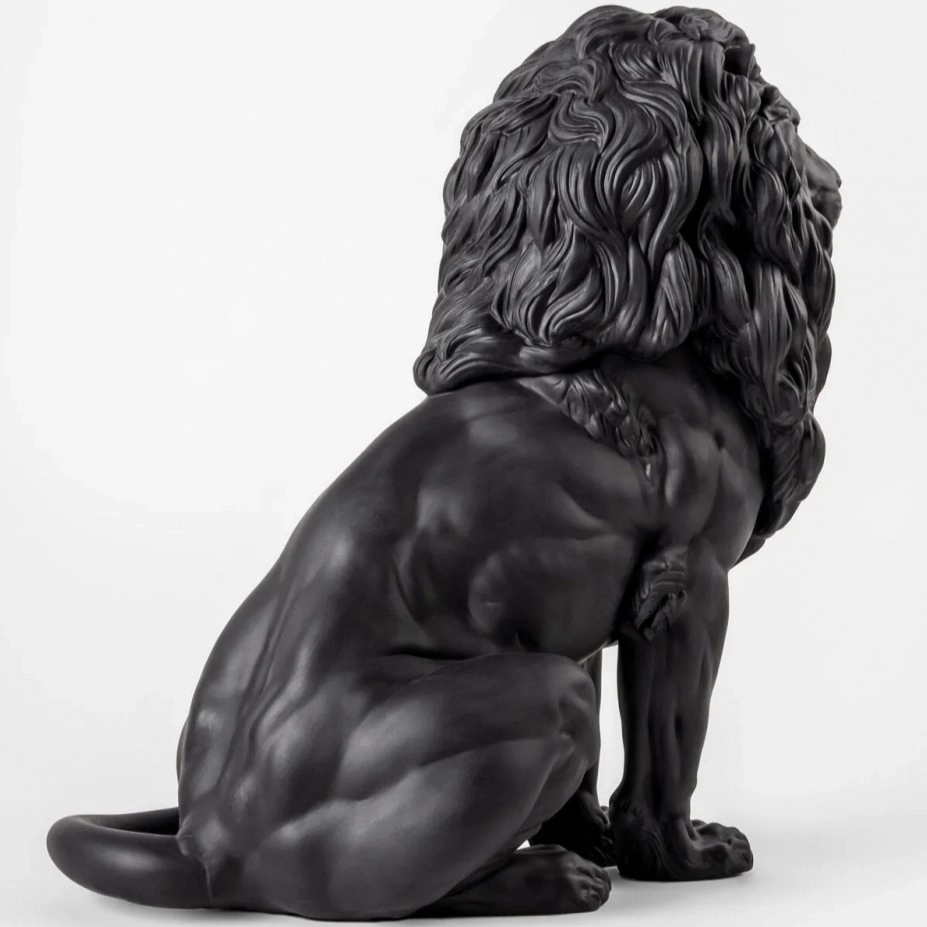 Статуэтка Величественный лев 43 см чёрная, фарфор Lladro 01009778