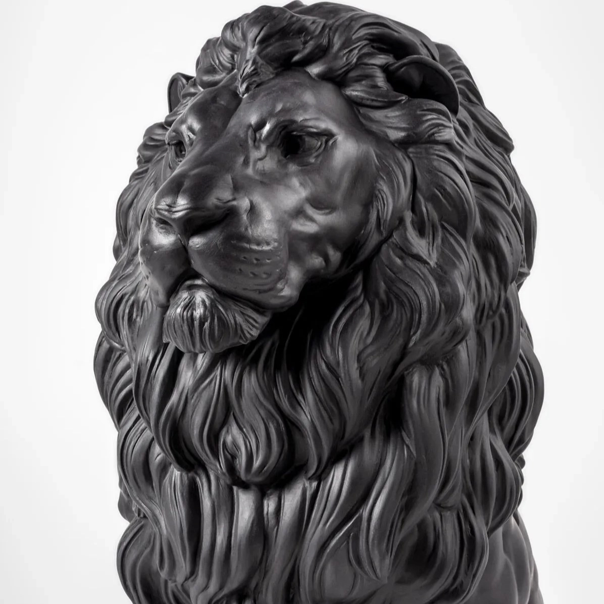 Статуэтка Величественный лев 43 см чёрная, фарфор Lladro 01009778