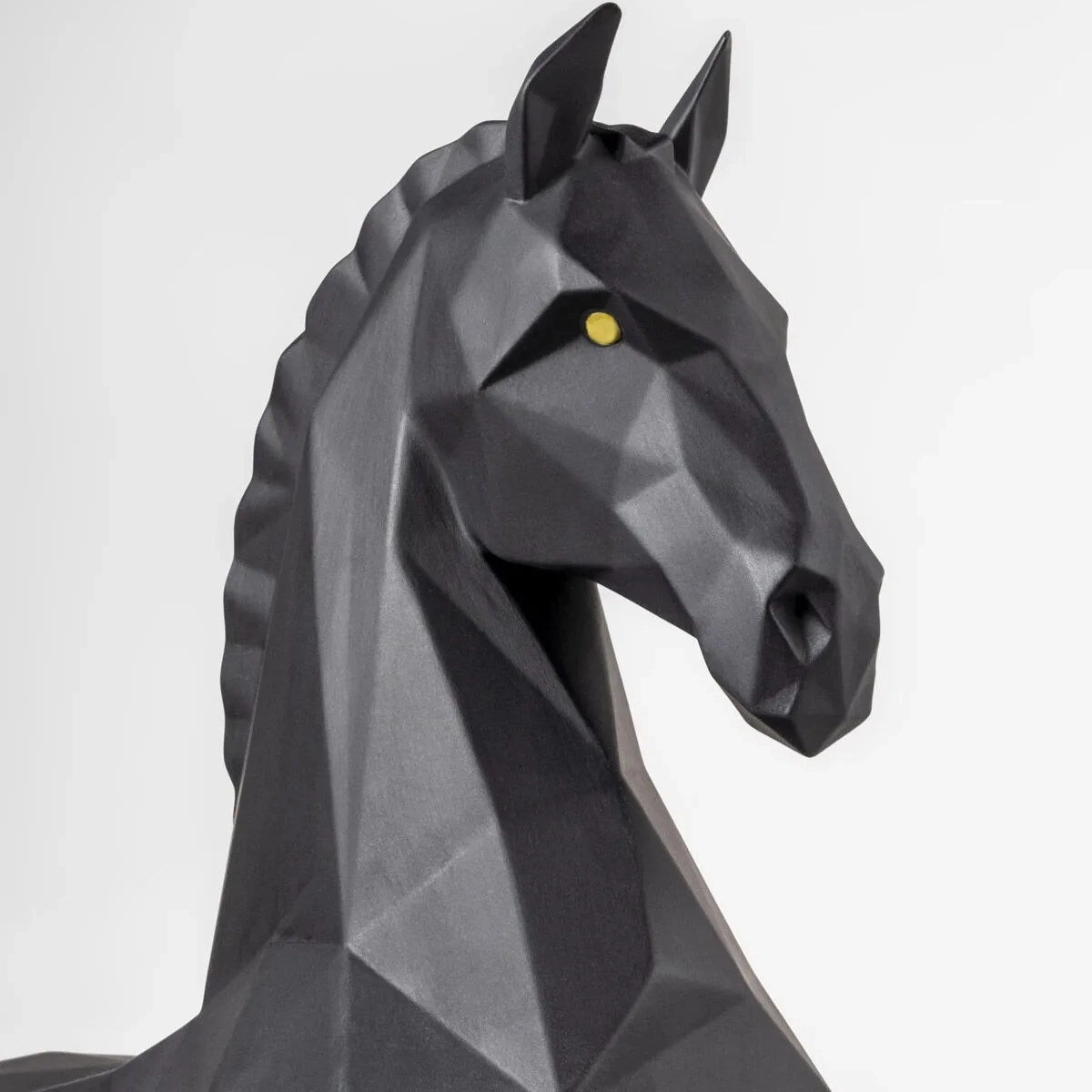 Статуэтка Лошадь 41 см чёрная, фарфор – 2