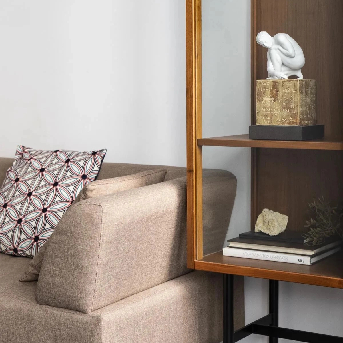 Статуэтка Знания 31 см фарфор – 2