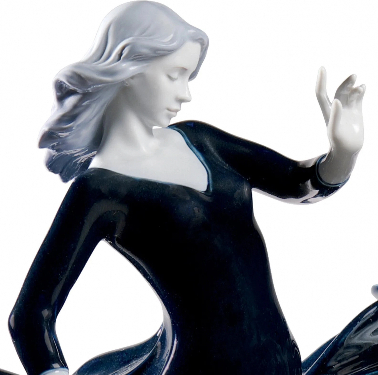 Статуэтка Ночное приближение 57х26 см тёмно-синяя, фарфор – 2