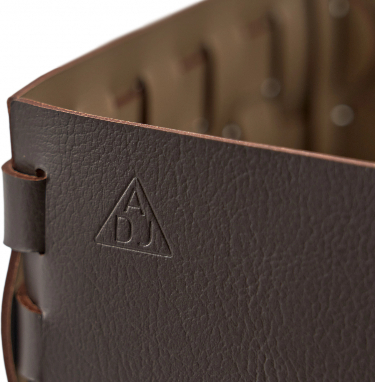 Корзиночка BOTTEGA с крышкой 12x12 шоколад, кожа ADJ 1515.06.TS16
